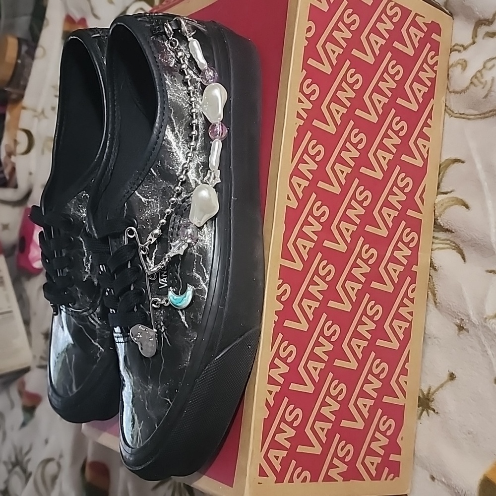 Vans Size 8 - Picture 2 of 4